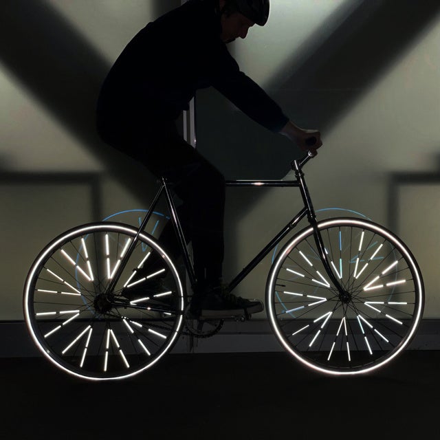 反射板で夜道を安全に】フランス発 360度明るく光る自転車用