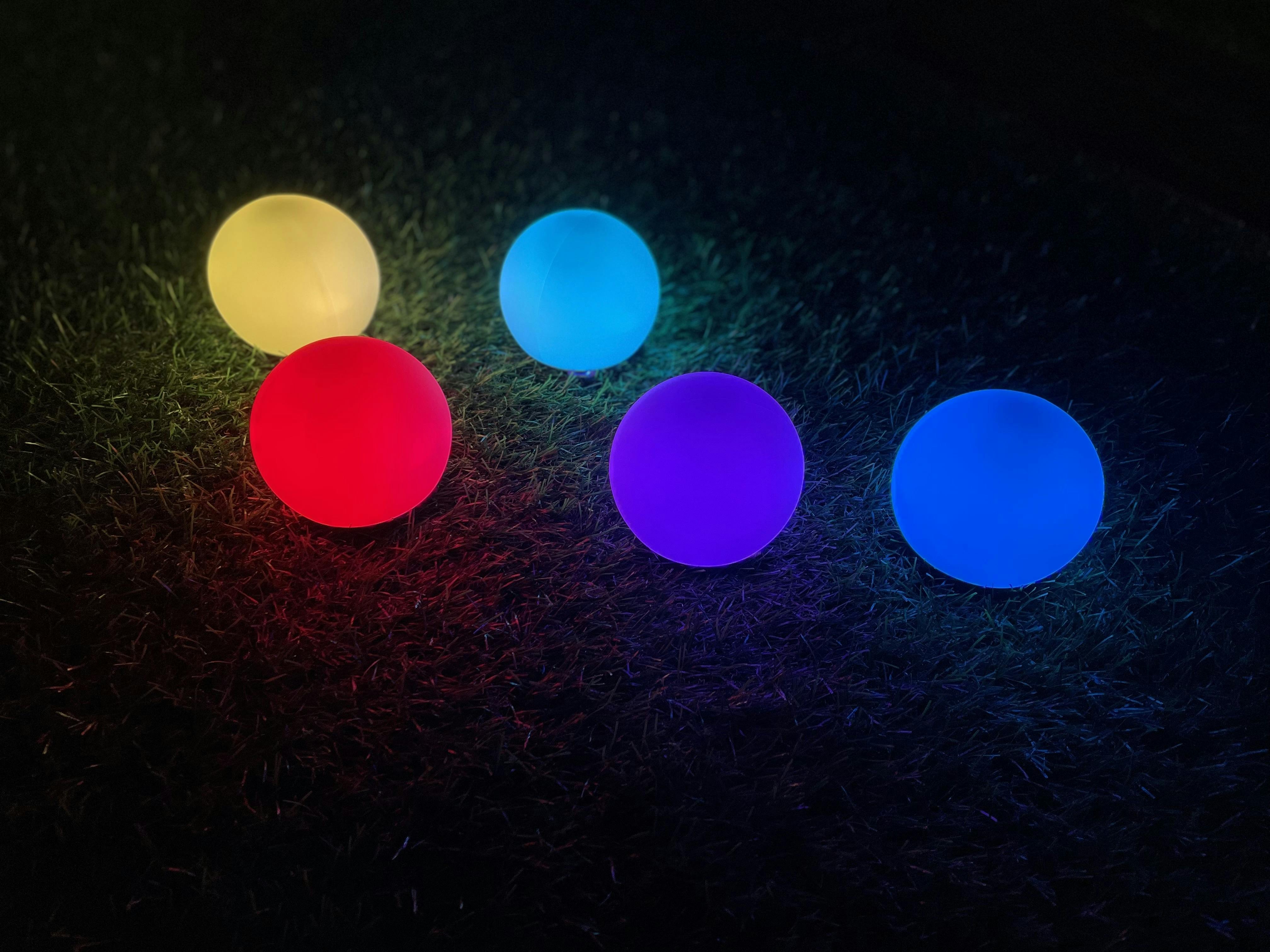 電気スタンドの寝室のロマンチックな色は輝度を調節します タイプ別に