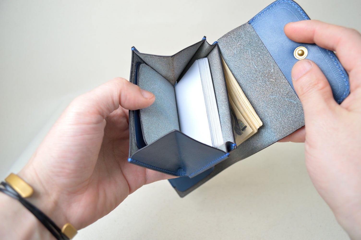 財布のカード入れの部分の画像