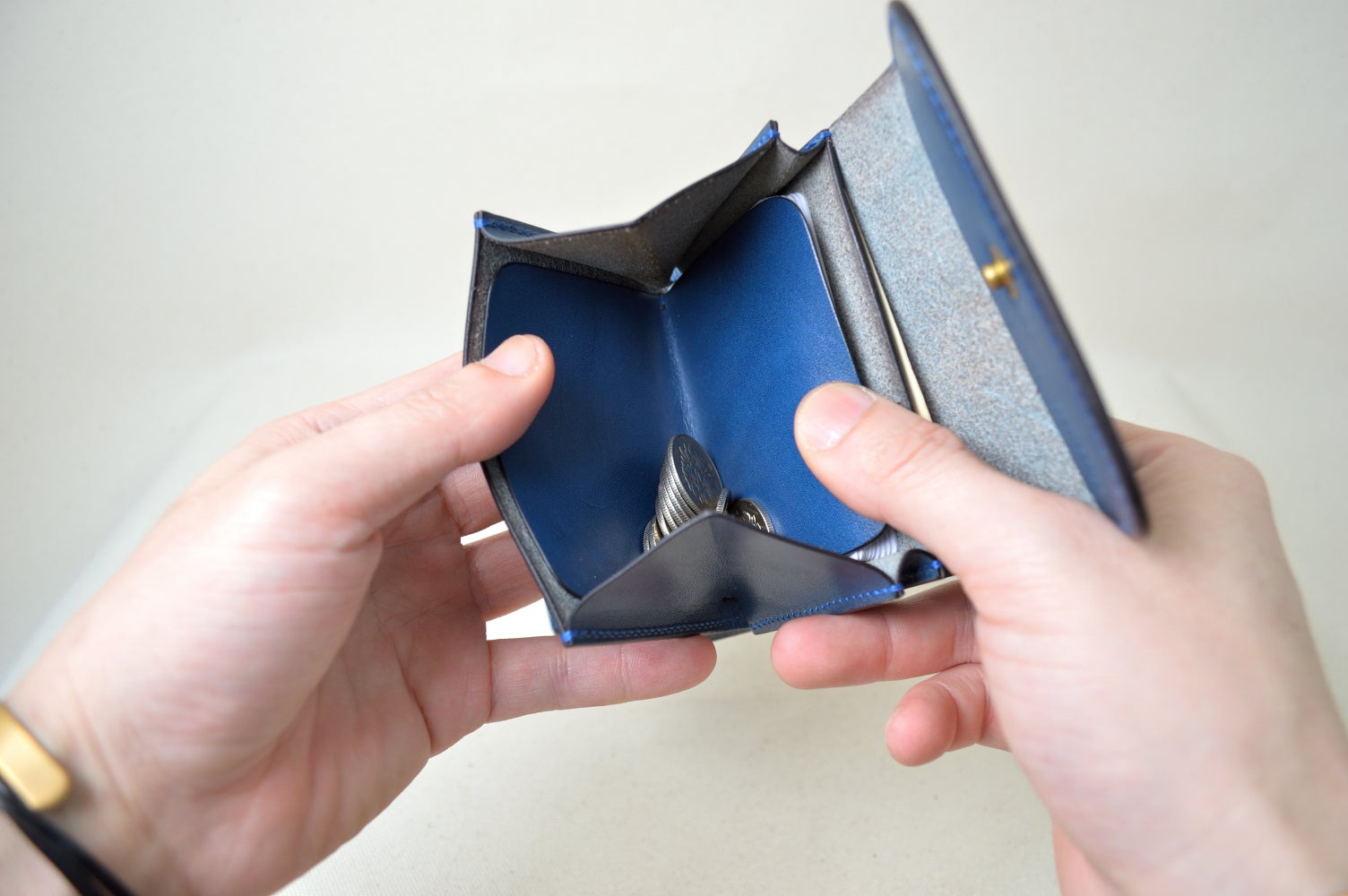 財布のコインの部分の画像