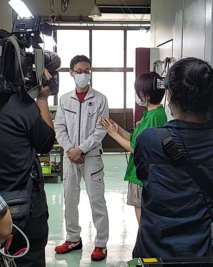 撮影には多くの方が携わられています。
