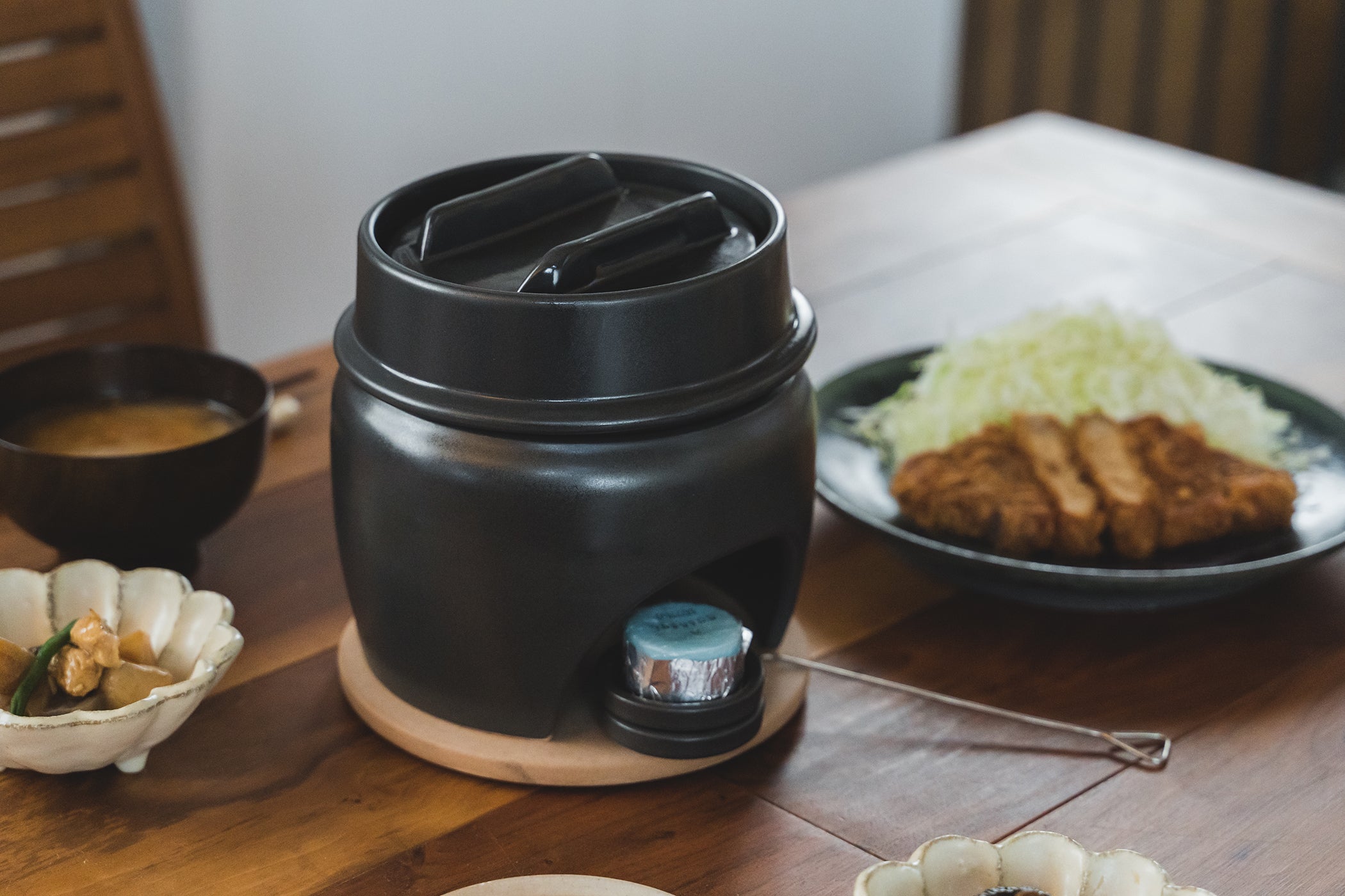 遠赤外線で圧倒的に旨い! コンパクトだけど肉厚な有田焼竈門ご飯土鍋