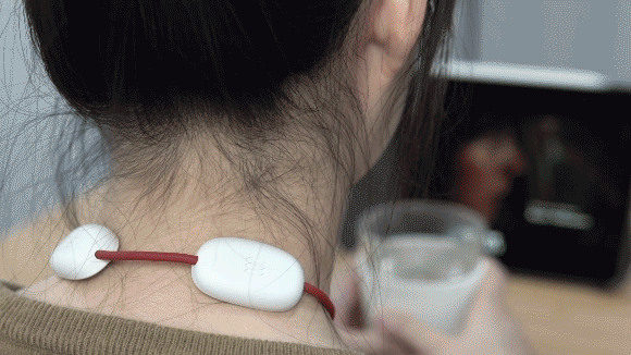 毎日15分！EMSパルスで首と肩の筋肉を刺激！超軽量ネックケア機器CH-1