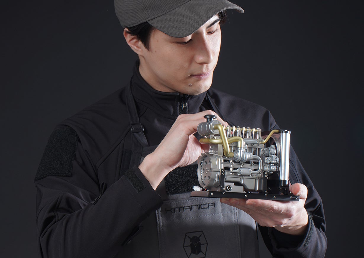 モーターでリアルに駆動！細部までリアルに拘ったディーゼルエンジン