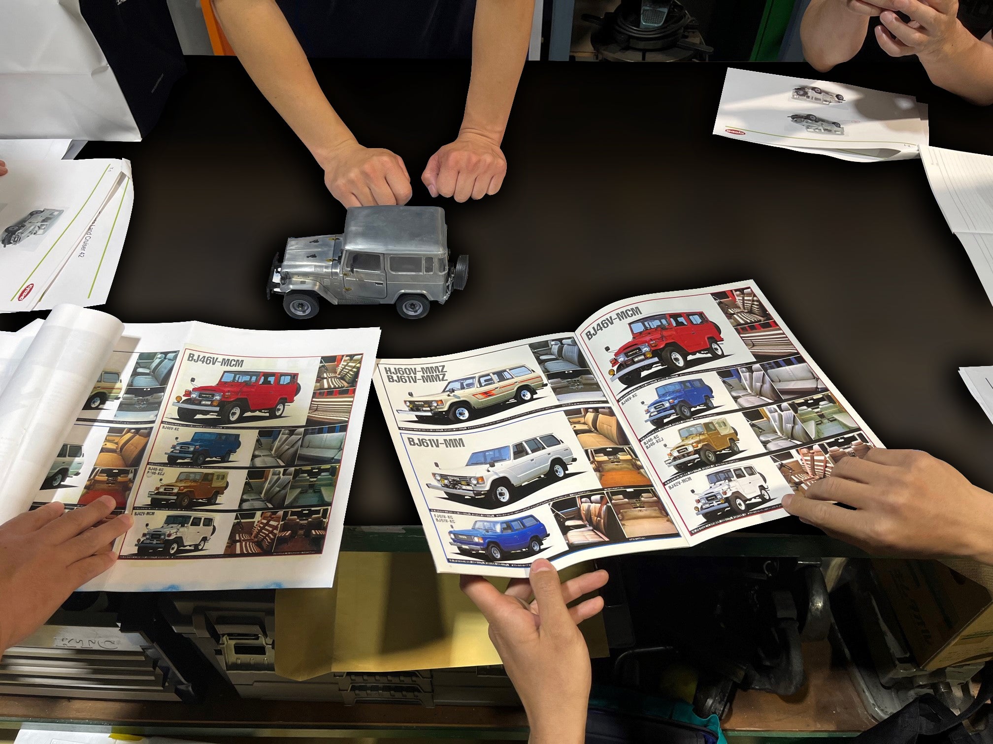 トヨタ自動車公式】ランクル40を精巧に再現！1/18ミニカー製作