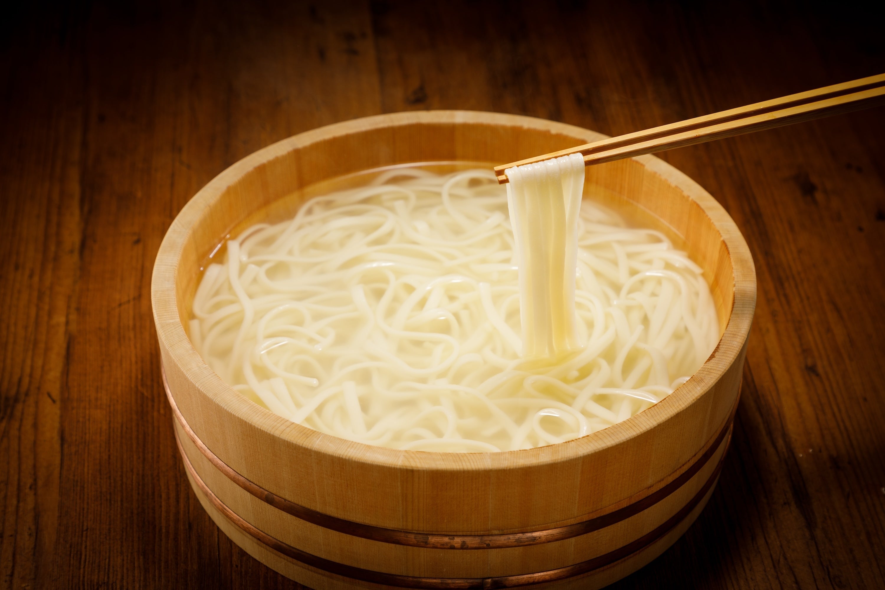 乾麺の傑作！「贅沢なおうどん」を一足早くご自宅にお届けしたい