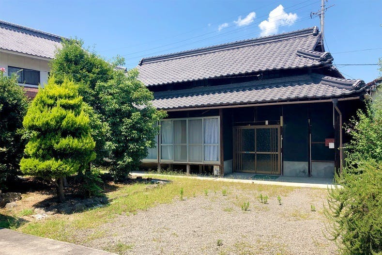 香川県三豊市豊中町比地大にある古民家。ここがおむすび座になります。