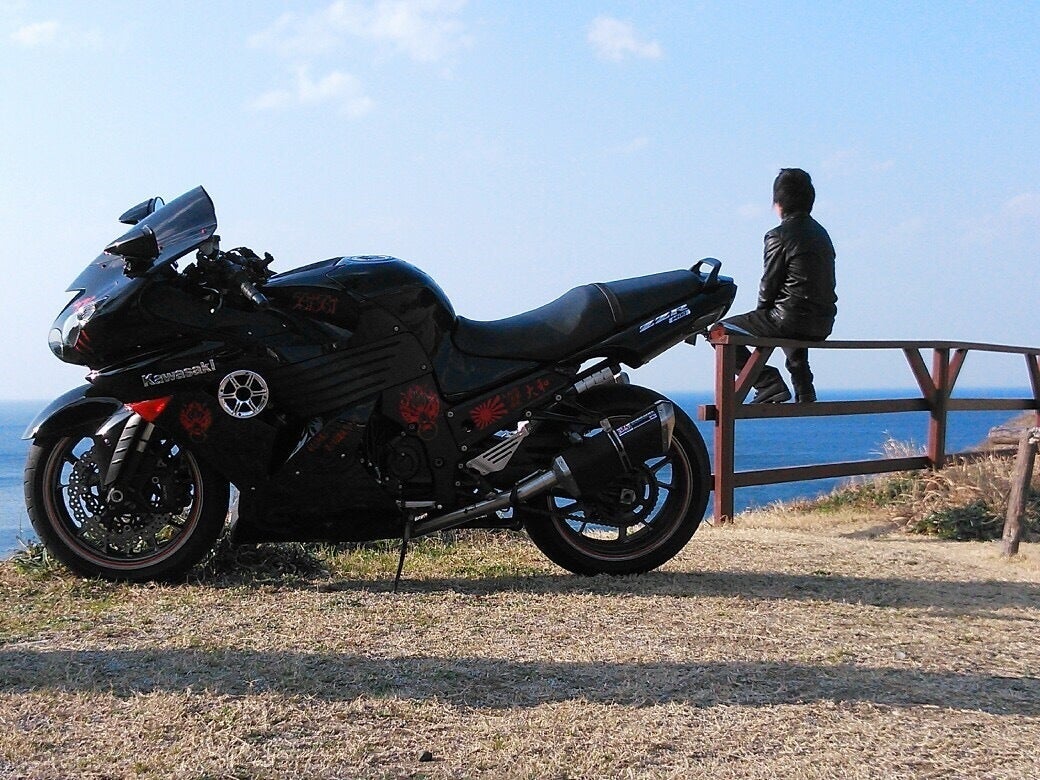 （KAWASAKI  ZZR1400）