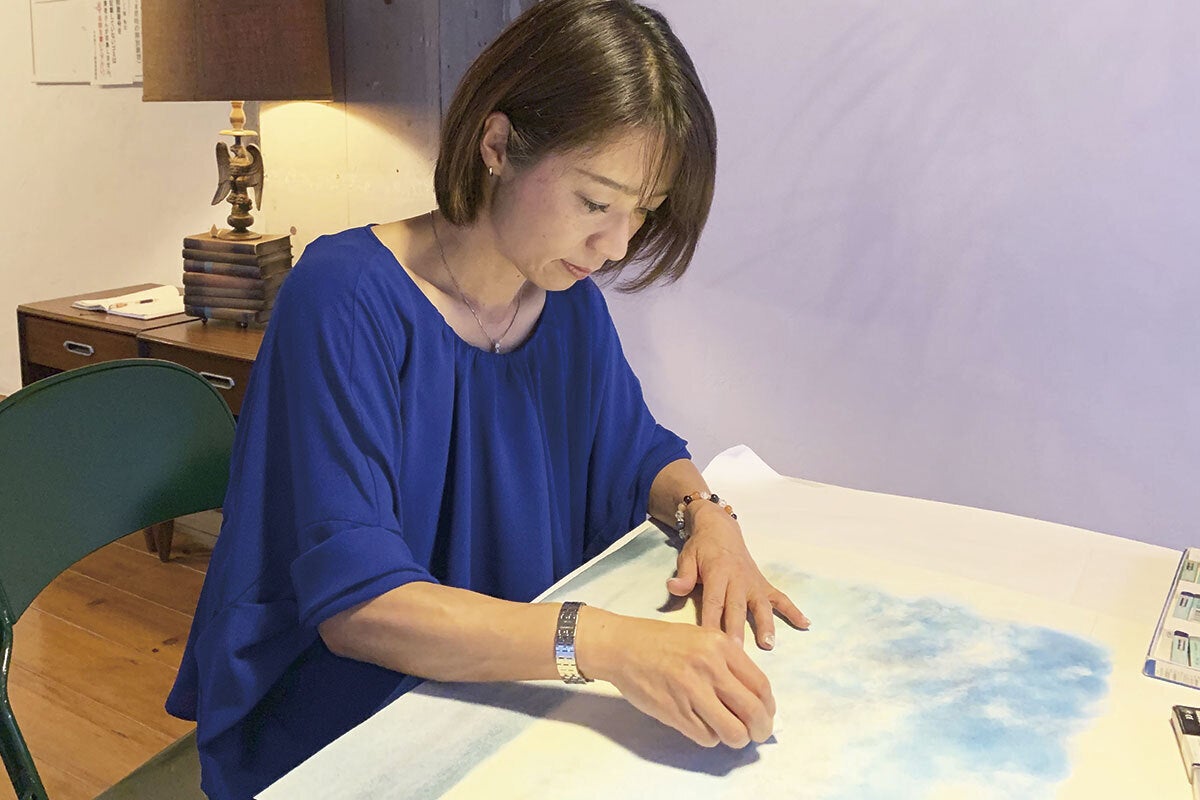 廃棄される化粧品の再利用！心象画家HIROオリジナル【光を描く画材