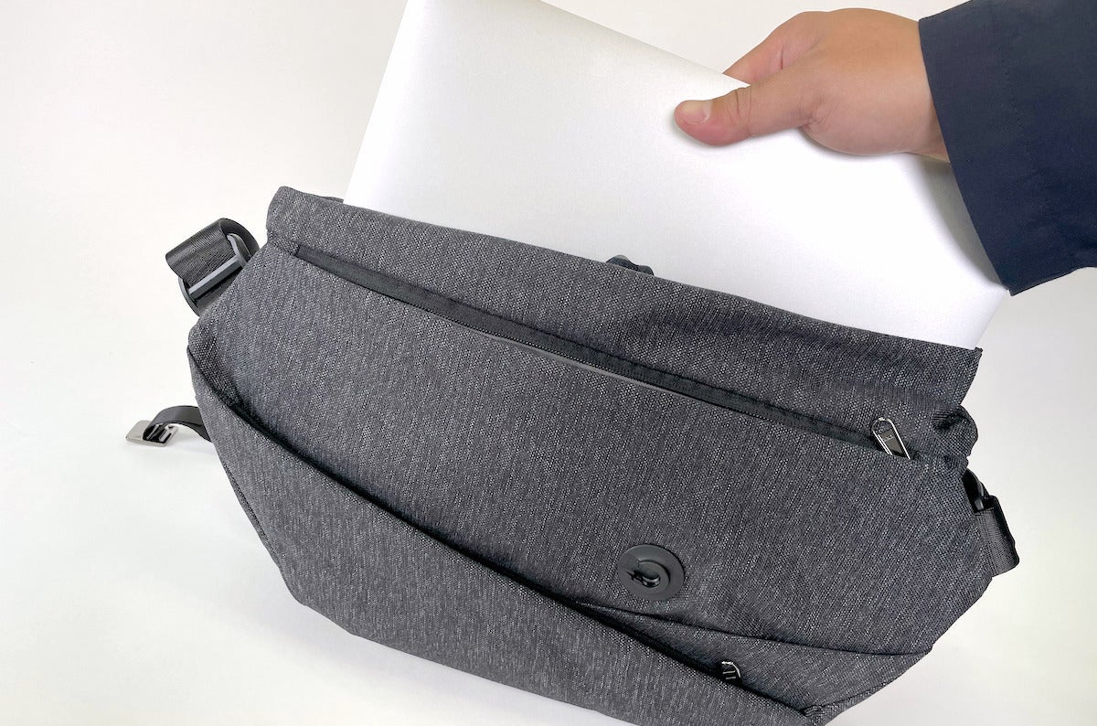ノートPCも収納できて、拡張可能！大好評スリングバッグSEKKEIの新色が