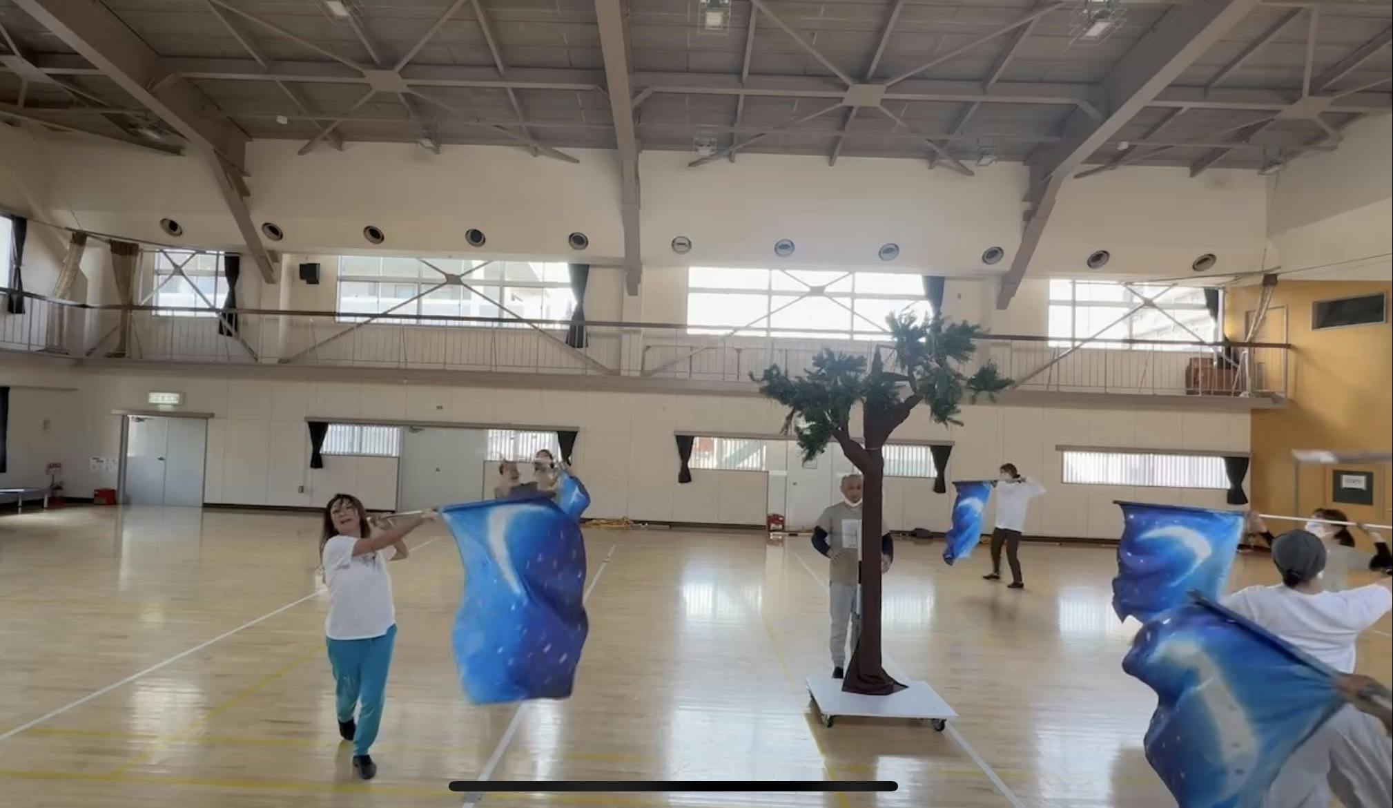 歌いながらも通し練習を続けてます