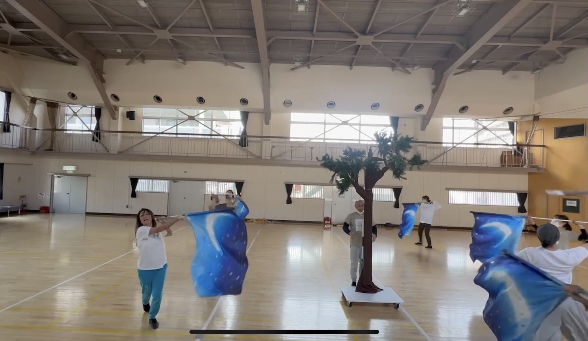 歌いながらも通し練習を続けてます