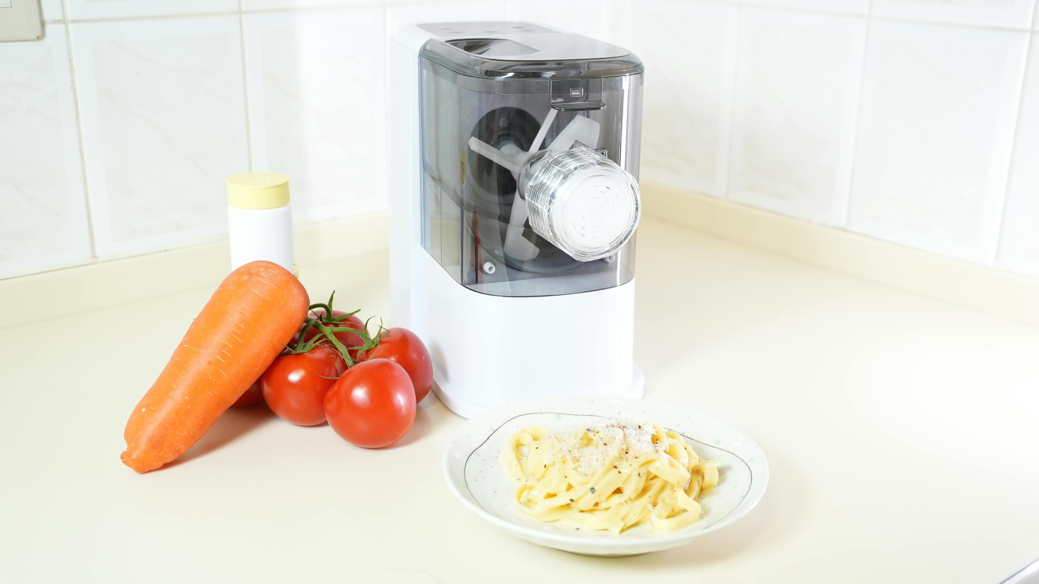 もっちもちの生パスタが約10分で!1台で8種類作れる全自動生 もっちもちの生パスタが約10分で!1台で8種類作れる全自動生