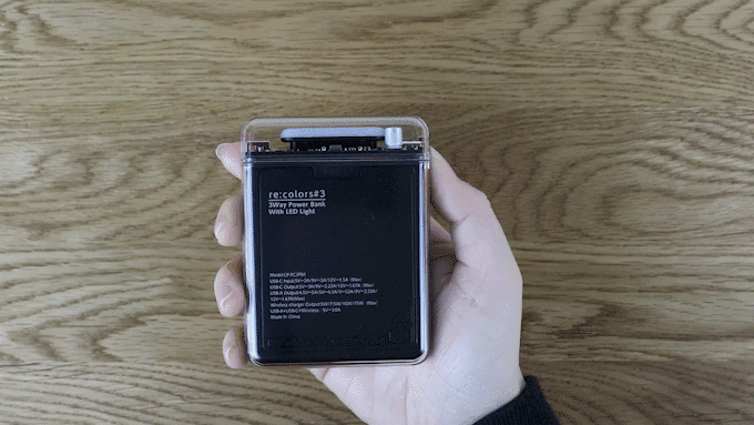 【レビュー】スケルトンデザインでLEDライトも搭載したモバイルバッテリー「re:colors #3 3way Power Bank With LED Light」