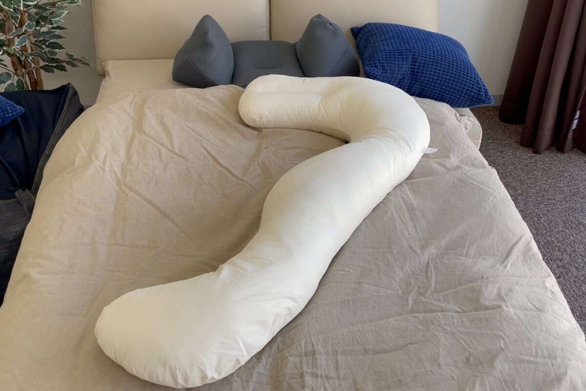 V睡に体力の回復も求めたい。VR睡眠用まくら「ぶいすいーと