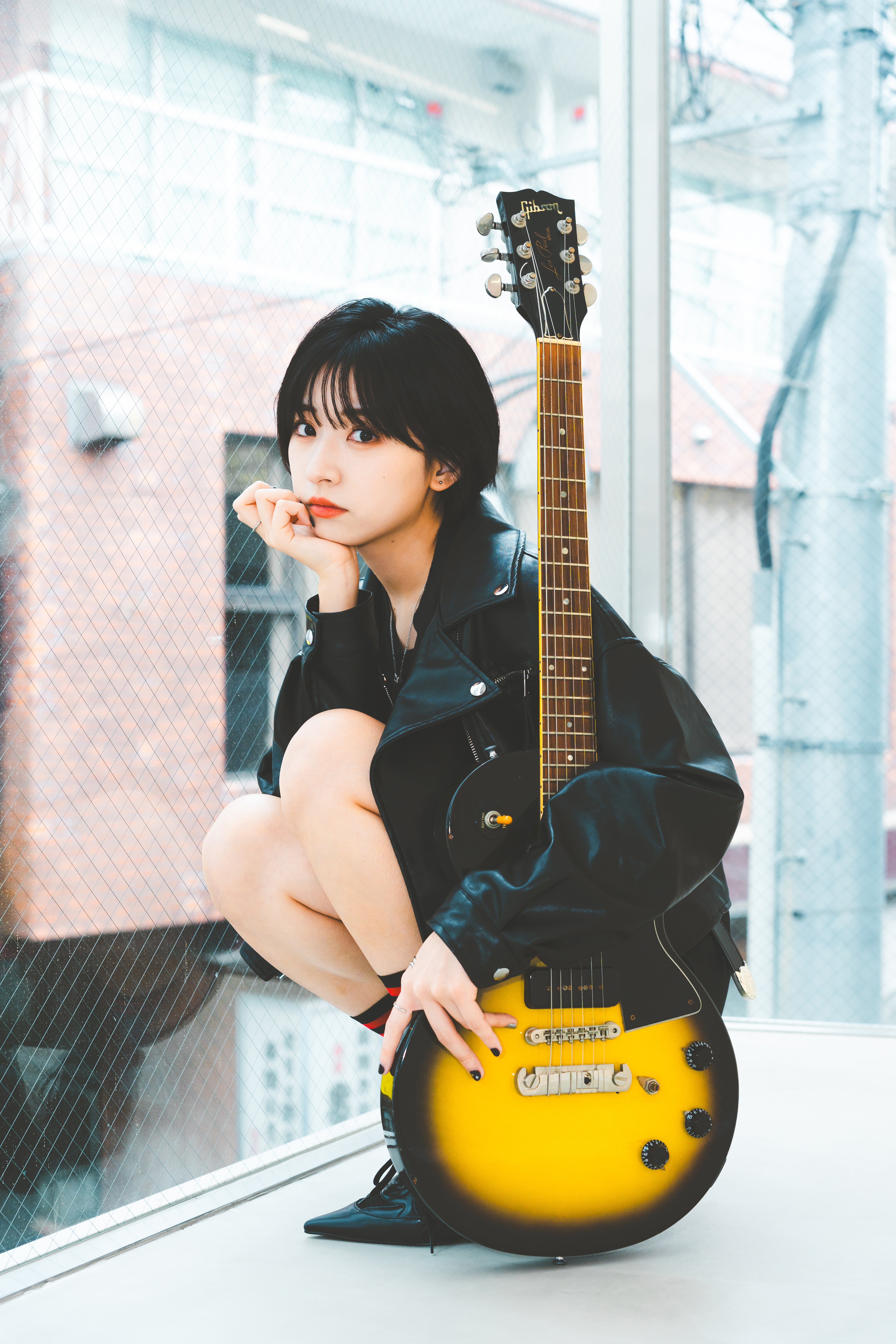 ロック色を強めた音楽活動をスタート！大箱での生誕ライブとアルバム