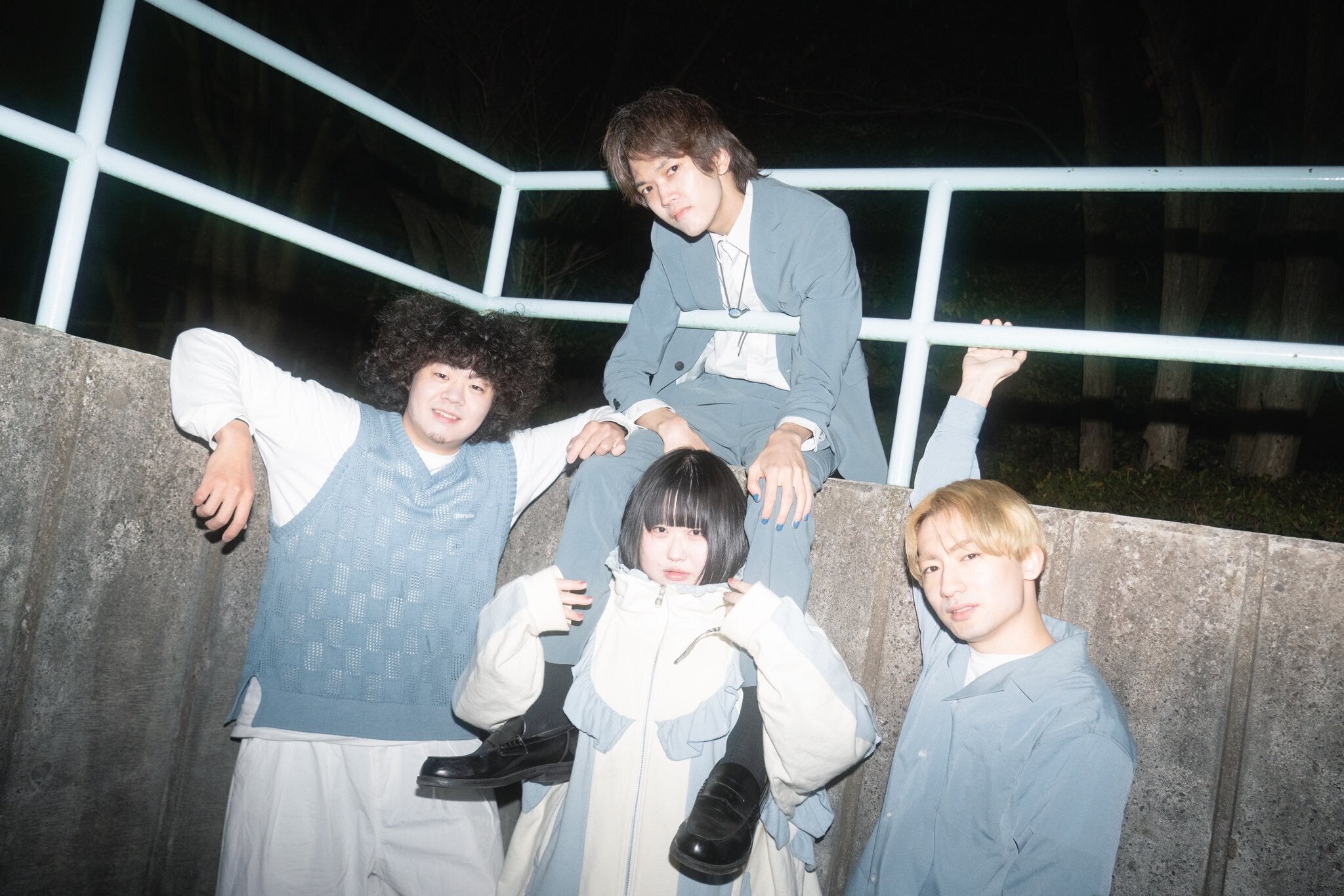 ロック色を強めた音楽活動をスタート！大箱での生誕ライブとアルバム