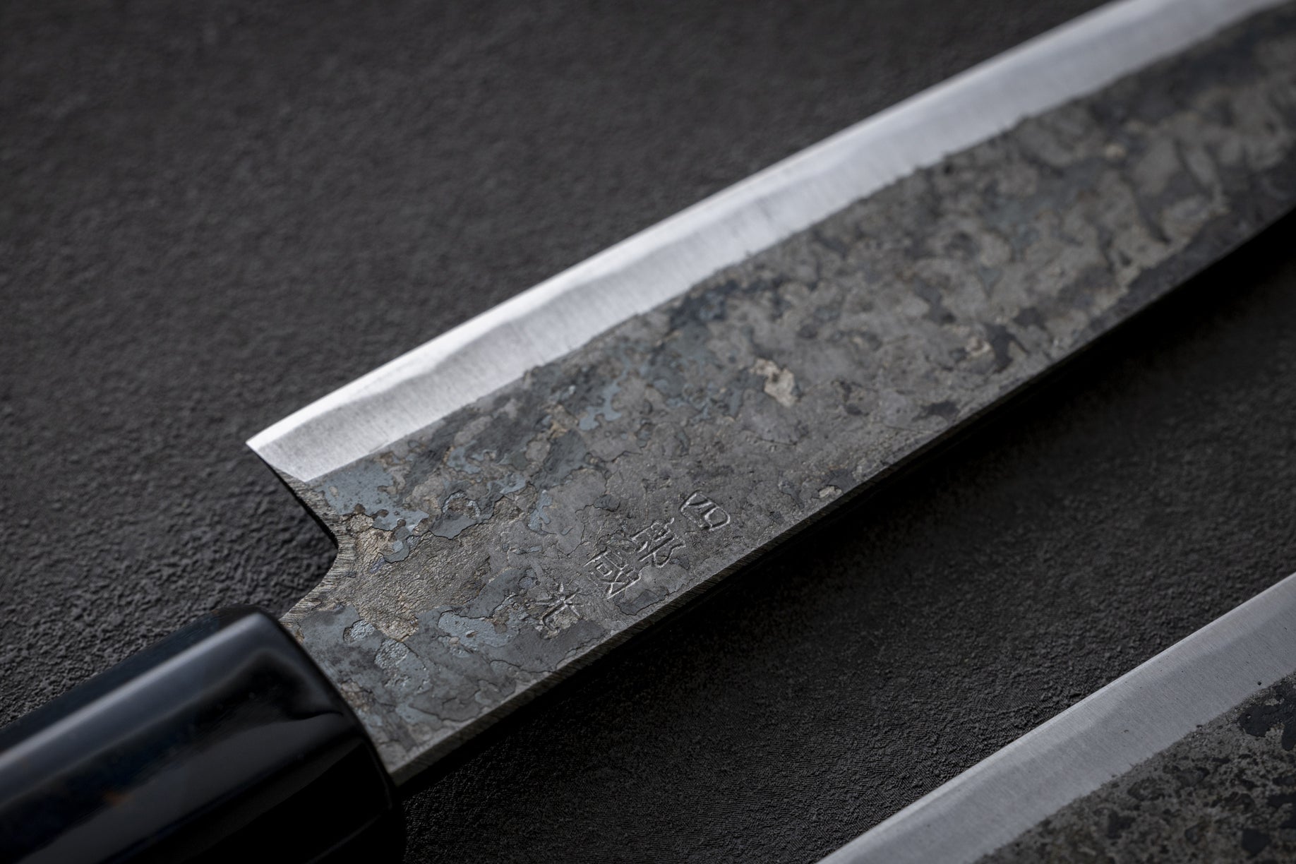 刀鍛冶が作った包丁、鍛造本格包丁「KUROUCHI 黒檀」 - CAMPFIRE