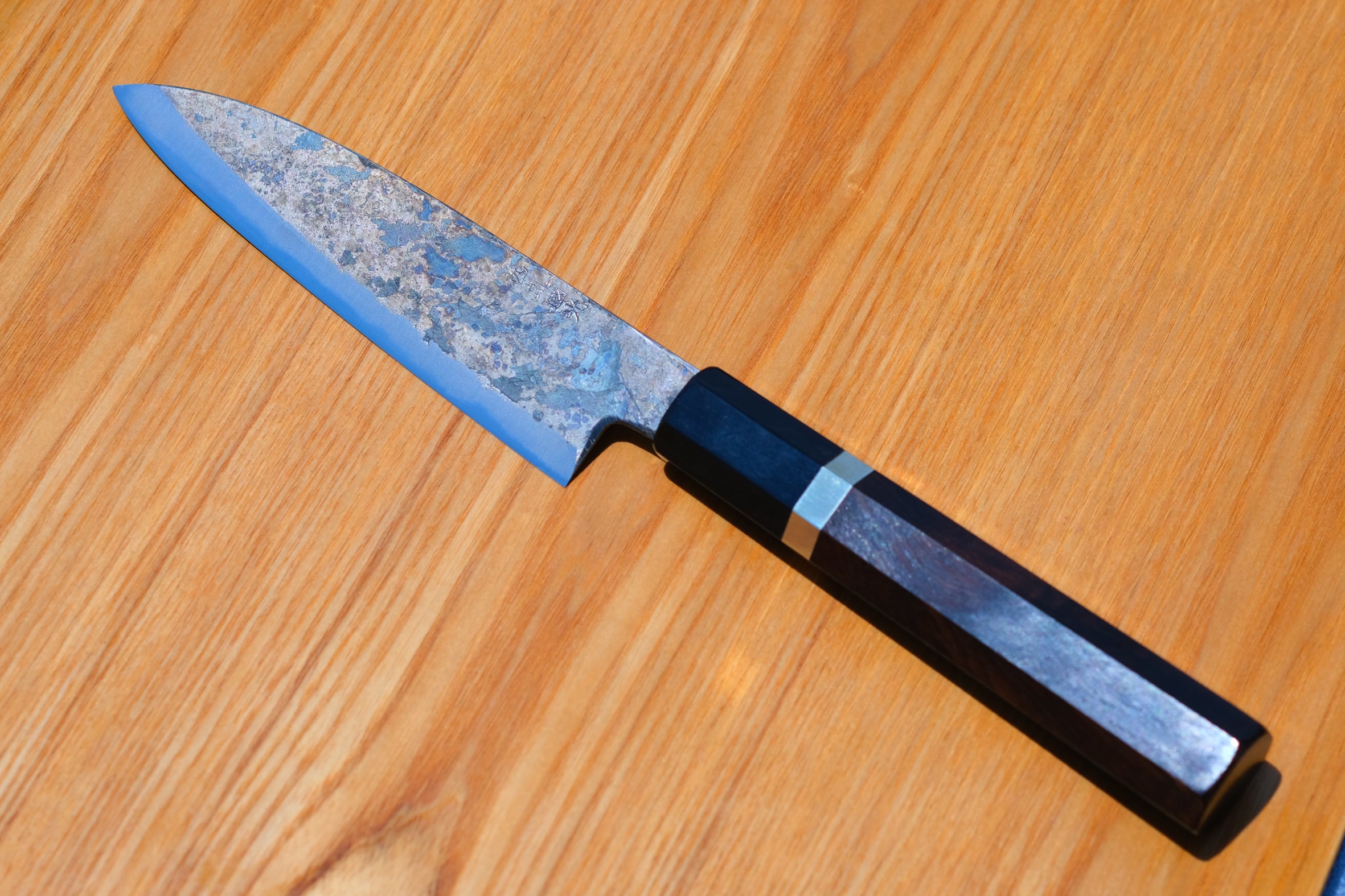 刀鍛冶が作った包丁、鍛造本格包丁「KUROUCHI 黒檀」 - CAMPFIRE