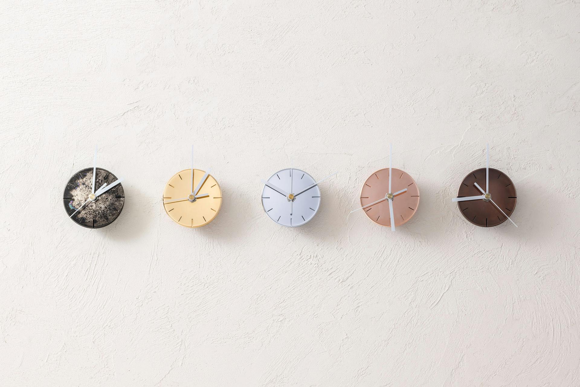 きんいろモザイク クラウドファンディング 壁掛け時計 1X2A7133-CAMPFIRE.jpg?ixlib=