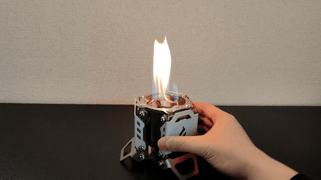 薪を使わず炎を楽しむ!究極の使いやすさを追求した安定性抜群の 薪を使わず炎を楽しむ!究極の使いやすさを追求した安定性抜群の
