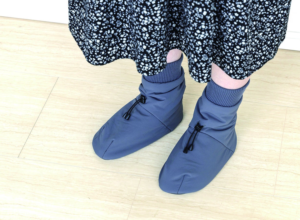 未来の暖房服2WAY】家も外もぽっかぽか！ロングコートに変身、足元も