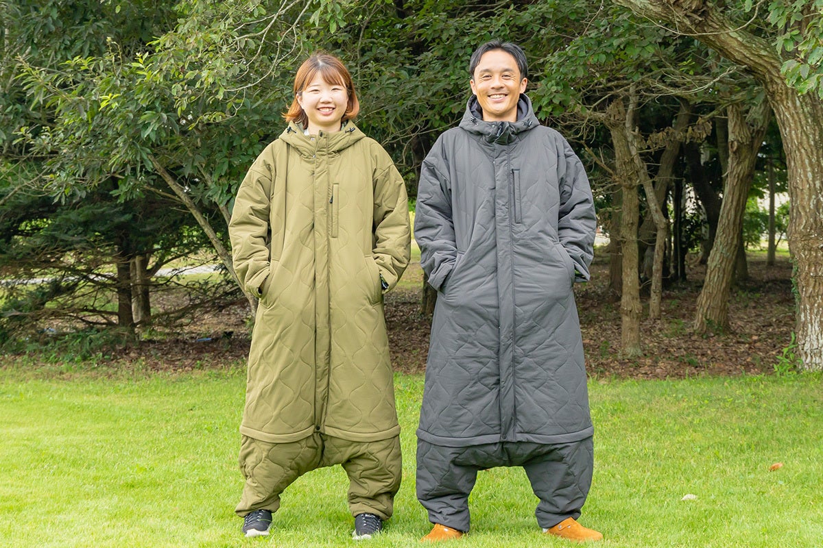 未来の暖房服2WAY】家も外もぽっかぽか！ロングコートに変身、足元も