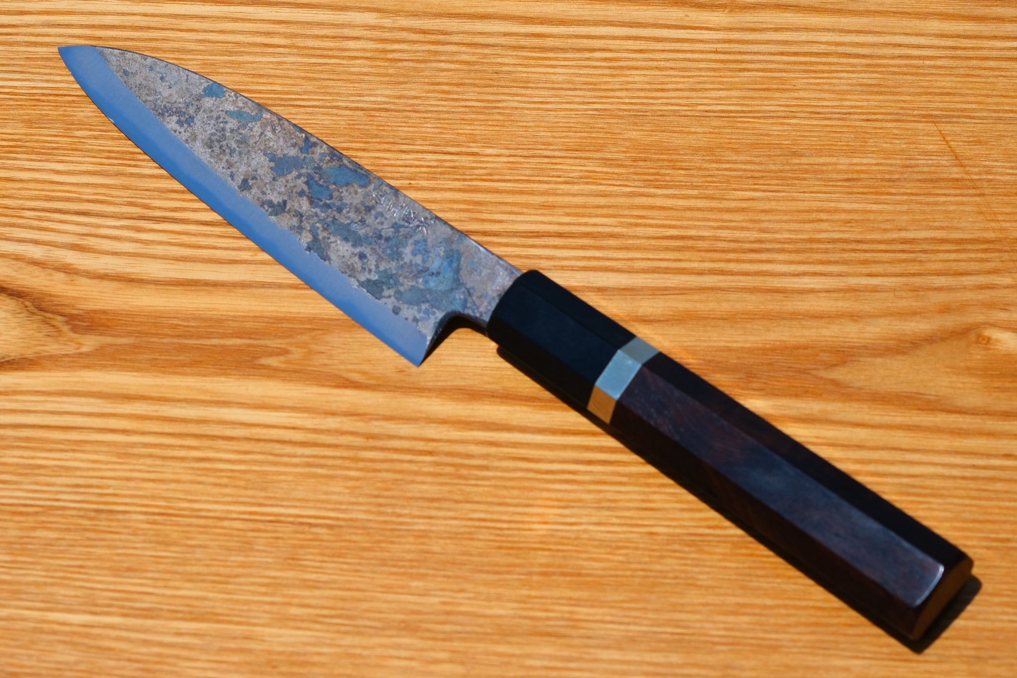 刀鍛冶が作った包丁、鍛造本格包丁「KUROUCHI 黒檀」 - CAMPFIRE