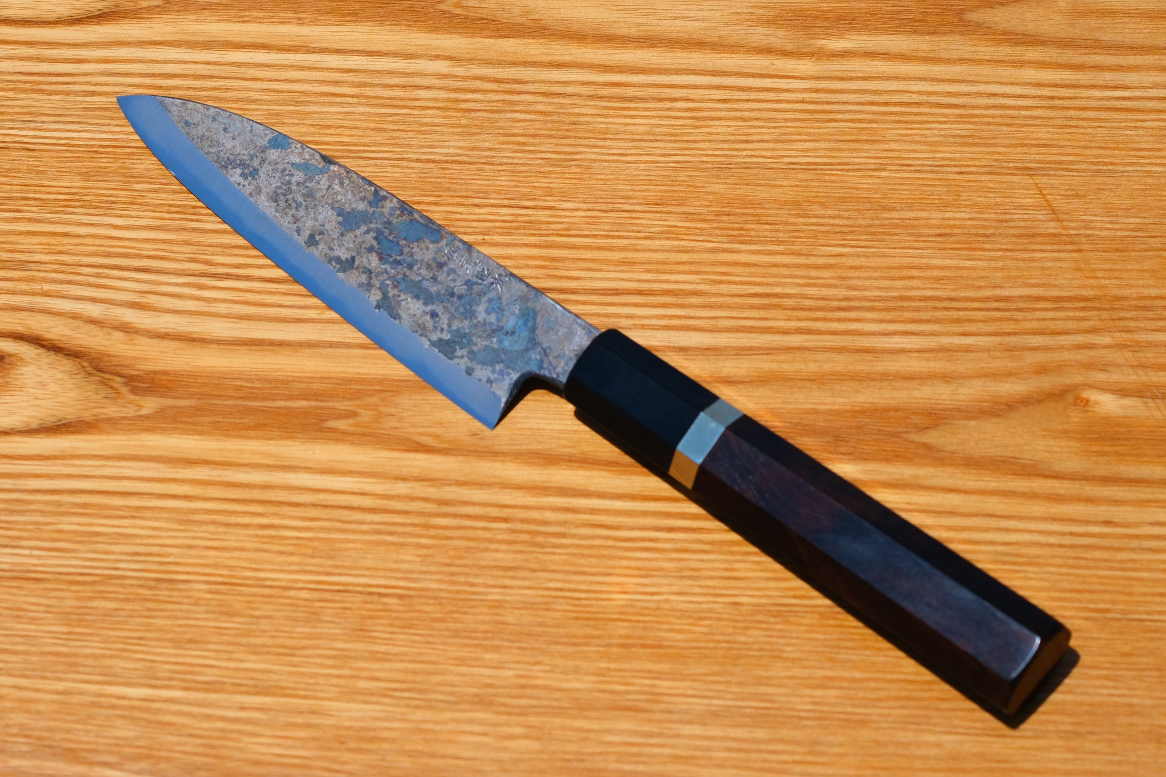 刀鍛冶が作った包丁、鍛造本格包丁「KUROUCHI 黒檀」 - CAMPFIRE