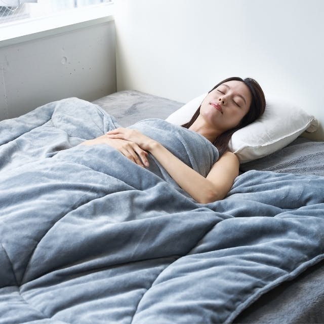 宇宙服素材エアロゲル×ノーベル賞素材グラフェンを採用した薄さ3cmの極