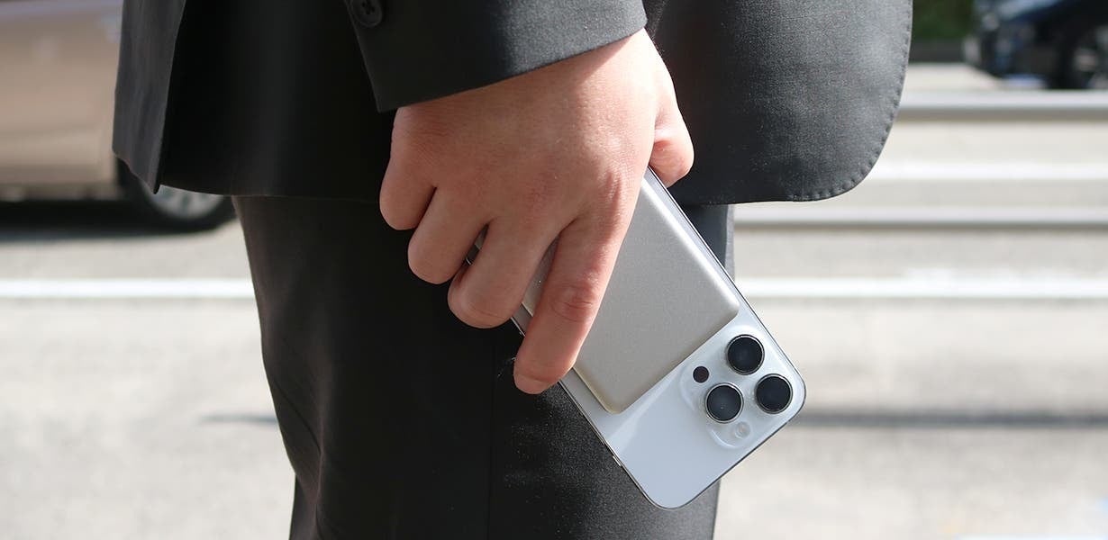 極薄×コンパクト×軽量 マグネット式モバイルバッテリー『 VCOX SLIM 極薄×コンパクト×軽量 マグネット式モバイルバッテリー『 VCOX SLIM