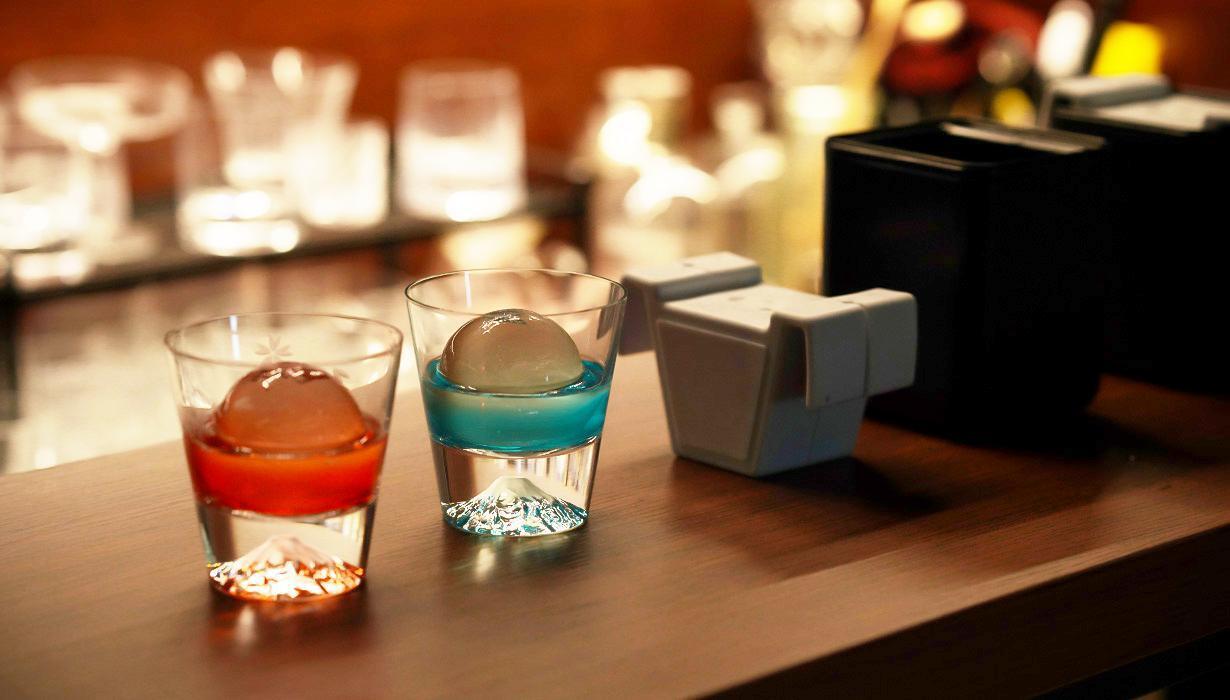 年内お届け：透明の丸氷と富士山＆桜グラスが奏でる至極の一杯、家飲み