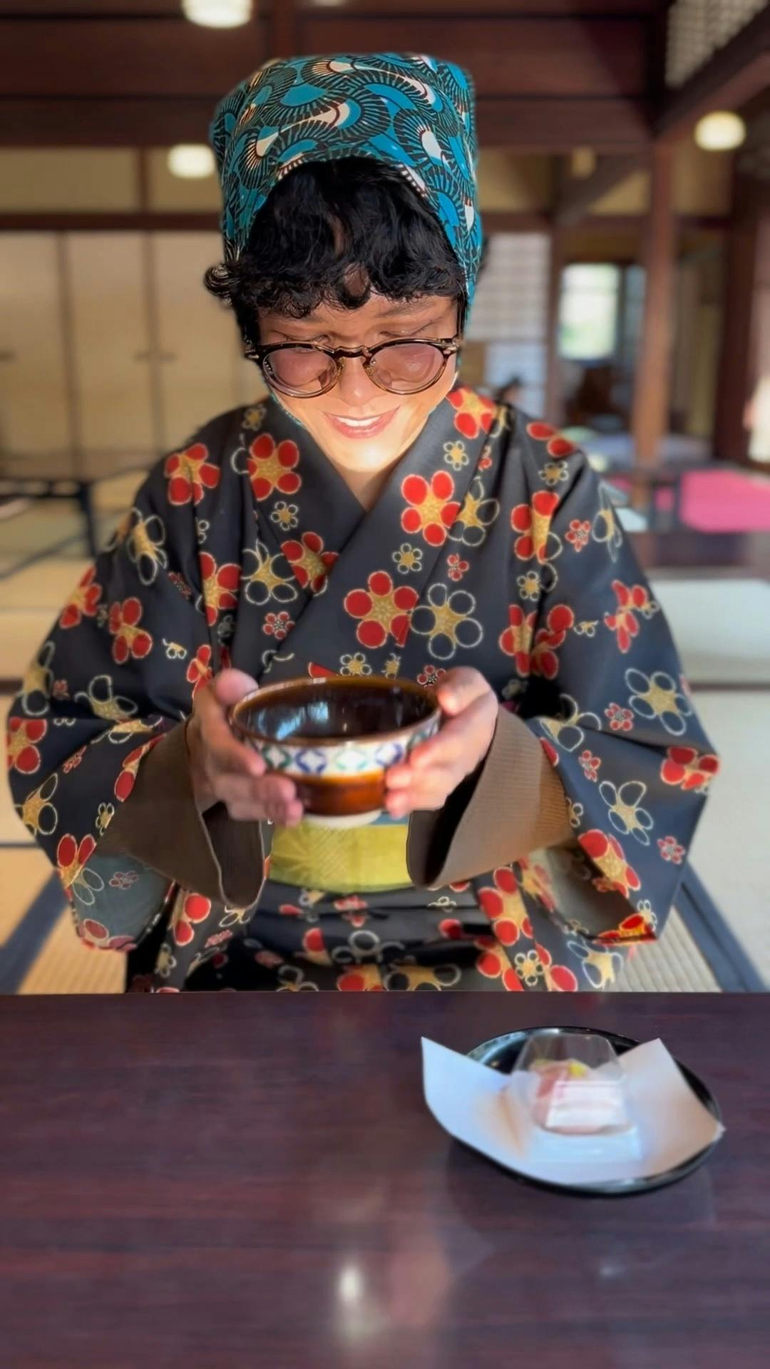 自分で着物を着て、抹茶を楽しむタイからのお客様