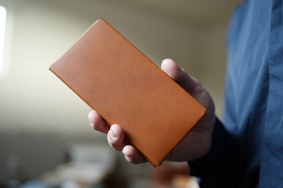 これまでにない新構造！究極にシンプルでコンパクトな長財布「dritto 1