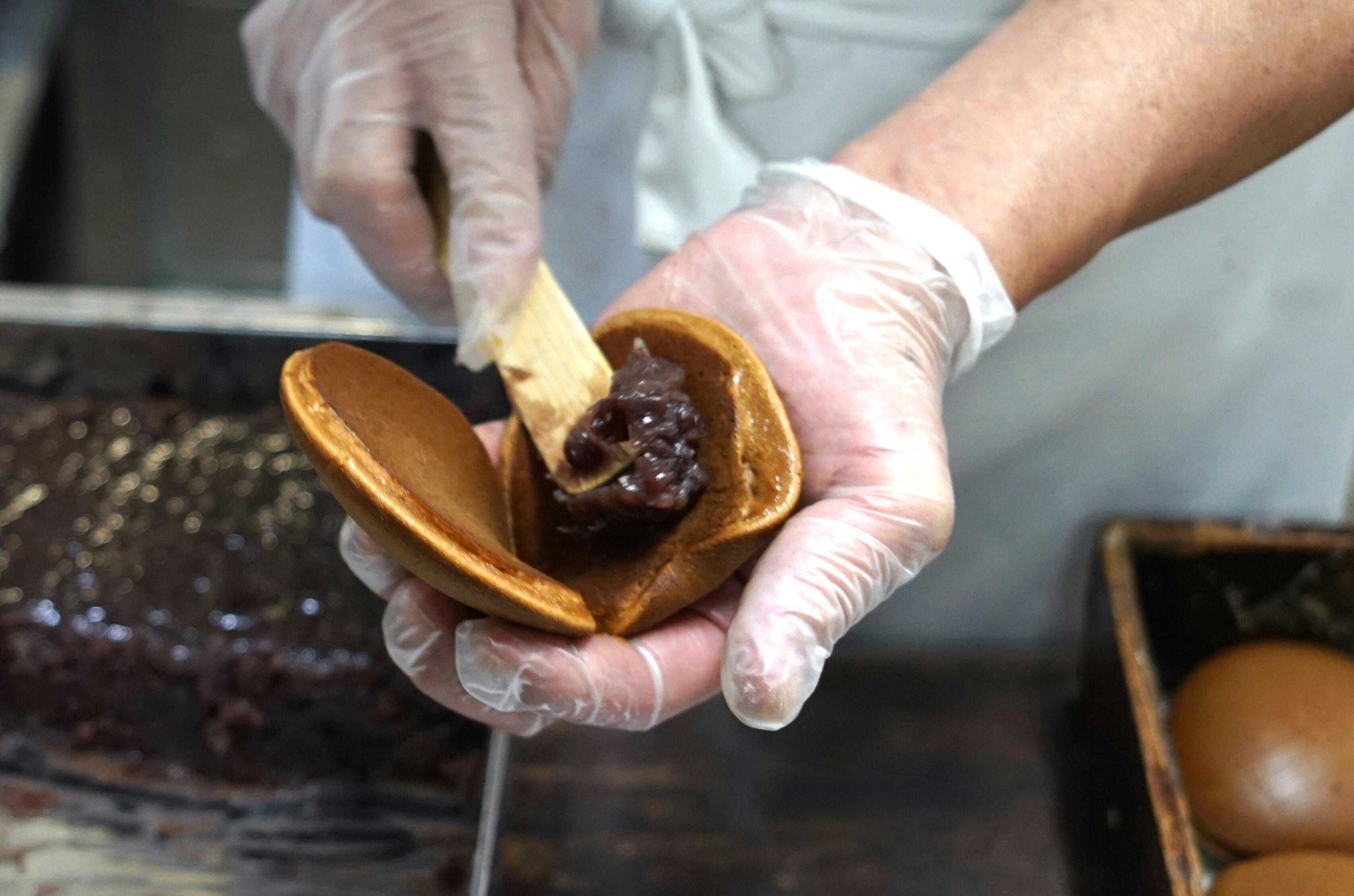 創業200年老舗和菓子店の新たなる挑戦!爽やかに紅茶葉香る 創業200年老舗和菓子店の新たなる挑戦!爽やかに紅茶葉香る