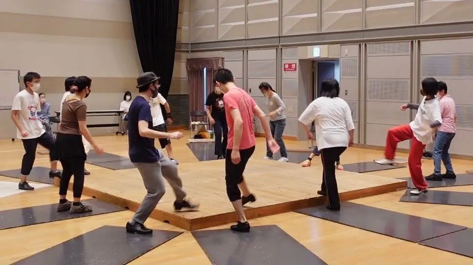 「あしおとの輪」タップダンスワークショップの様子