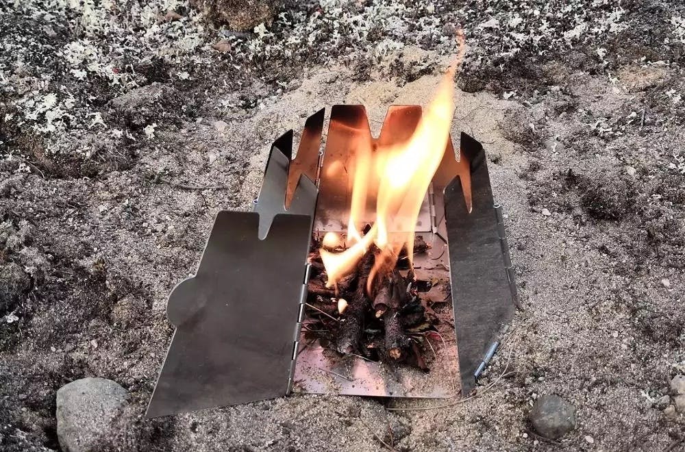 ソロや少人数キャンプの必需品 軽量小型焚き火台 Campfire キャンプファイヤー ソロや少人数キャンプの必需品 軽量小型焚き火台 Campfire キャンプファイヤー