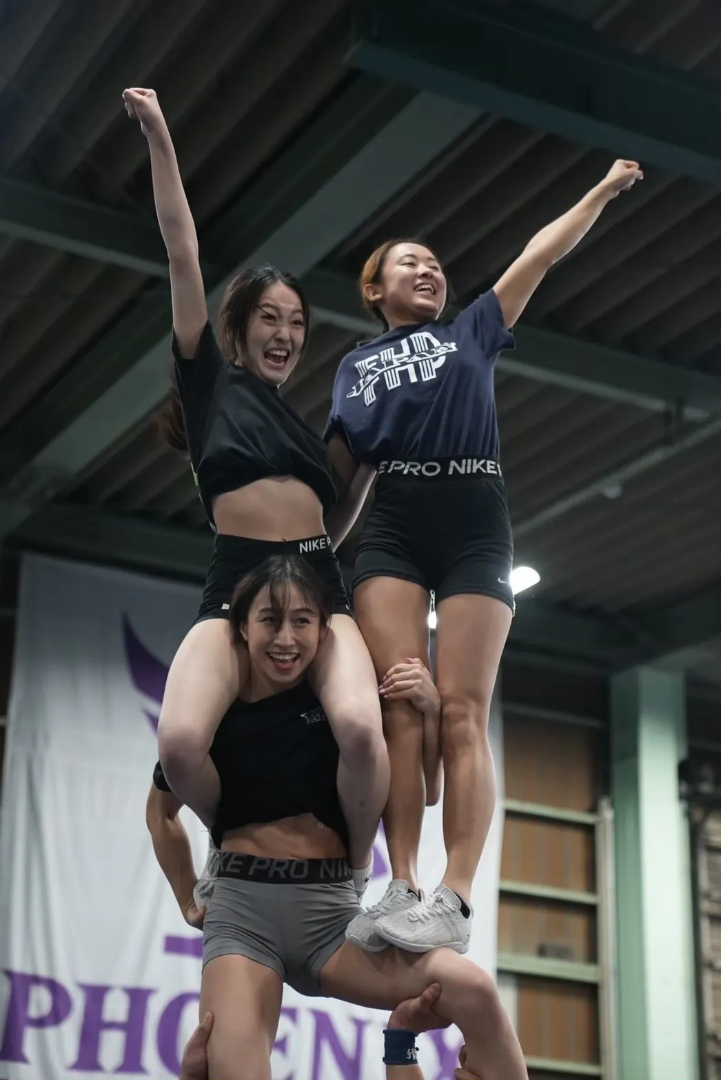 練習中のピラミッド