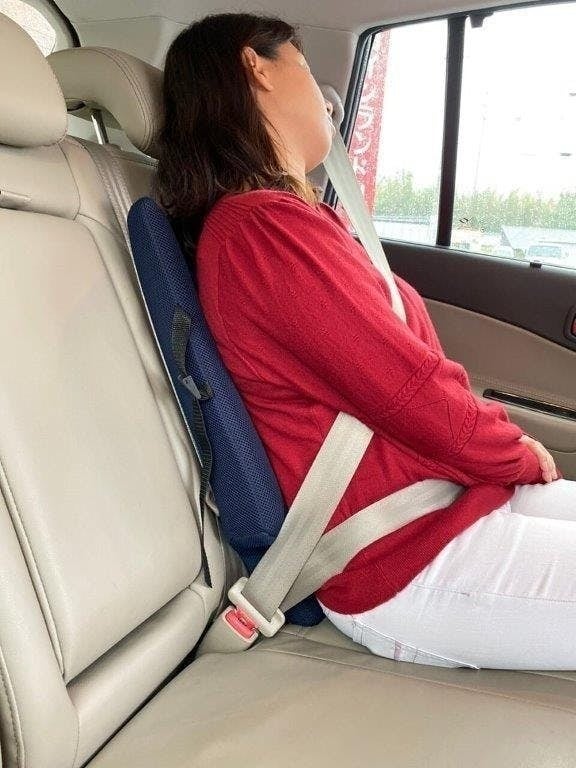 160センチ　女性　後部座席