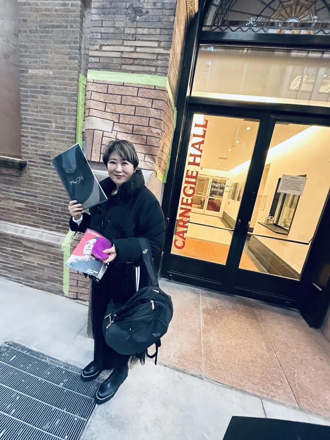 カーネギーホールに飛び込み営業。郵便を届けるふりをして入り込んだw