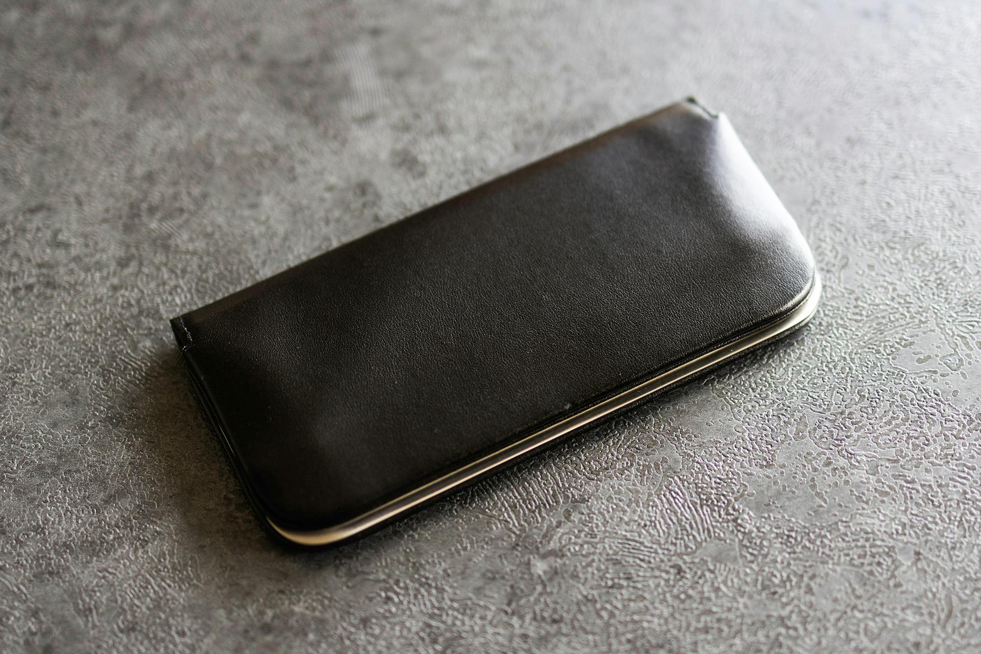 STATUSYコーヒー豆からできたヴィーガンレザーの長財布 今、ネットで超バズってる「コーヒー豆からできたヴィーガン