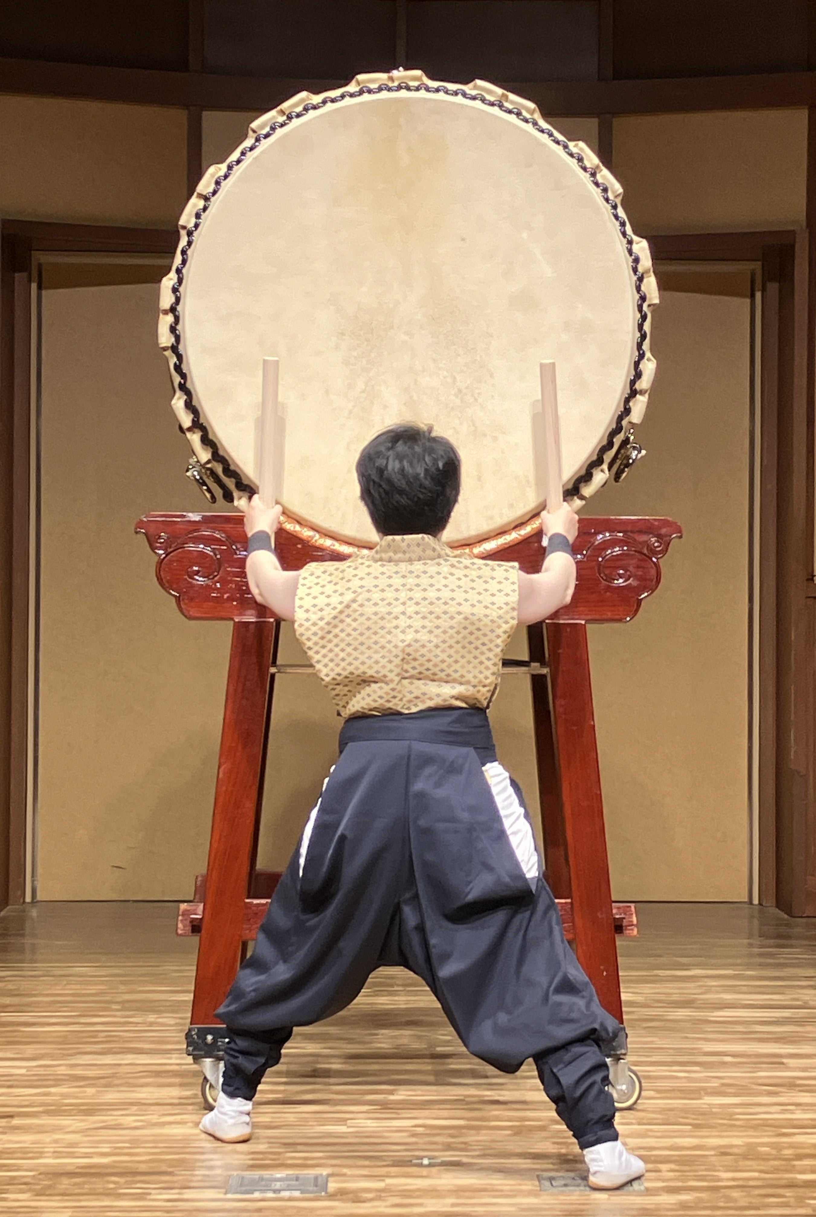 和楽器　大鼓　波に松 大阪・関西万博で、世界中の人々に和文化や和楽器の良さを伝えたい