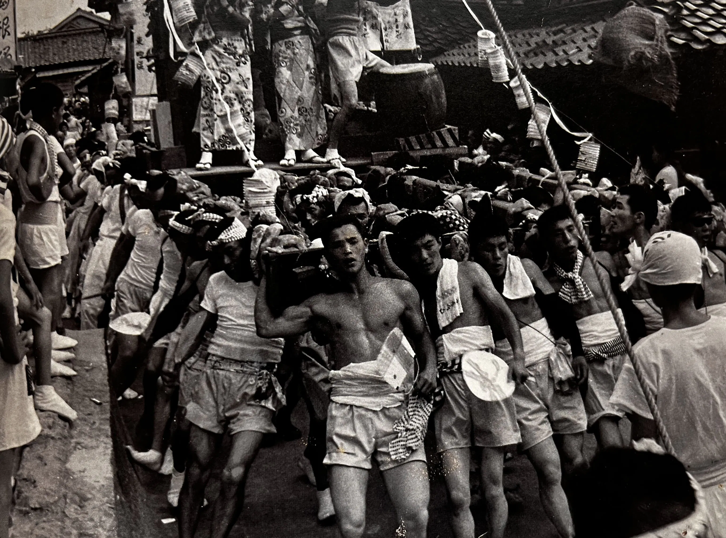 昭和37年、石崎奉燈祭の熱気