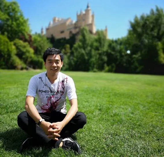 草, 屋外, 人, スポーツゲーム が含まれている画像AI 生成コンテンツは誤りを含む可能性があります。