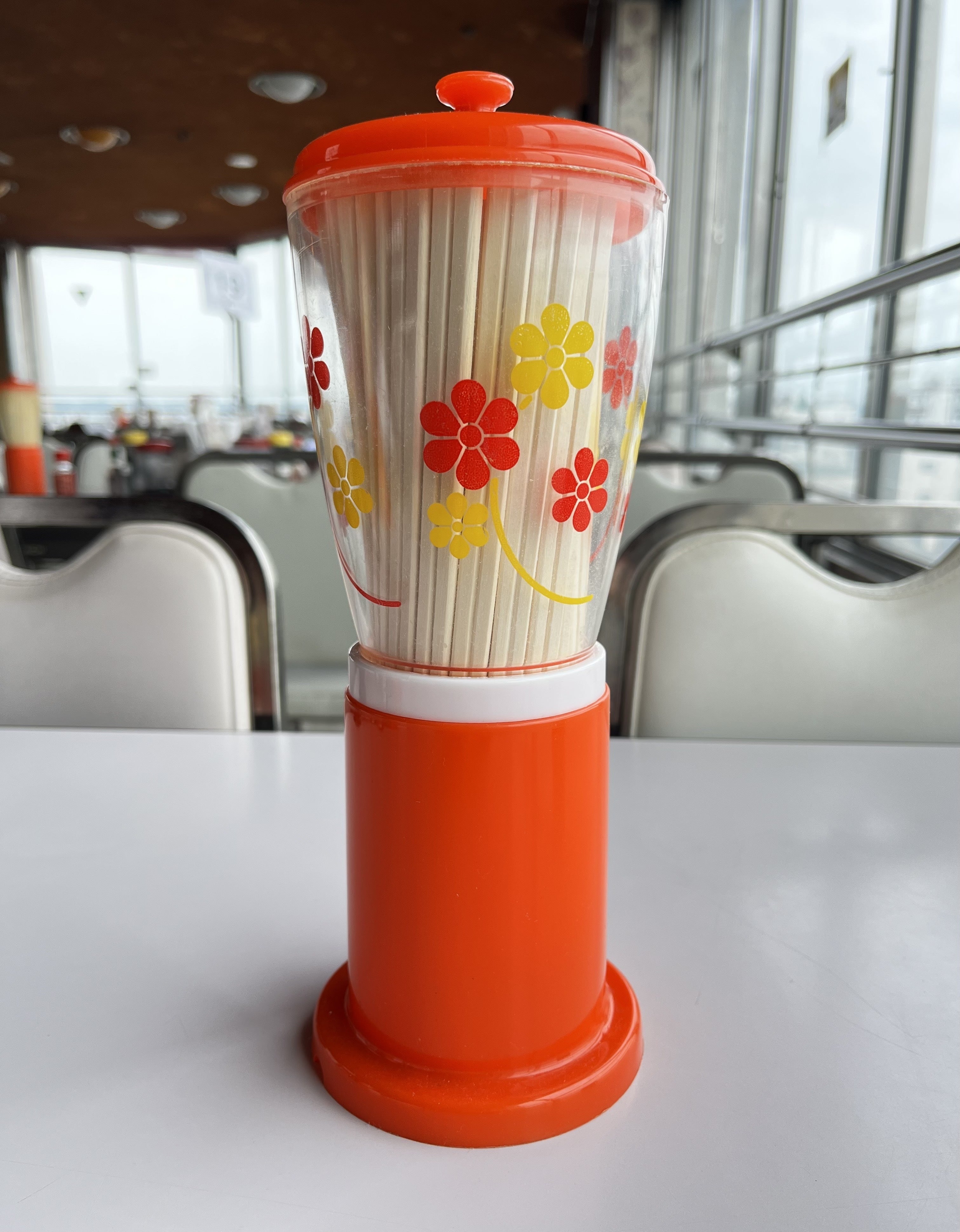 昭和レトロポップ　マルカンビル大食堂 箸立て 1個 マルカンビル大食堂の「レトロな箸立て」が存続危機！完全復刻して