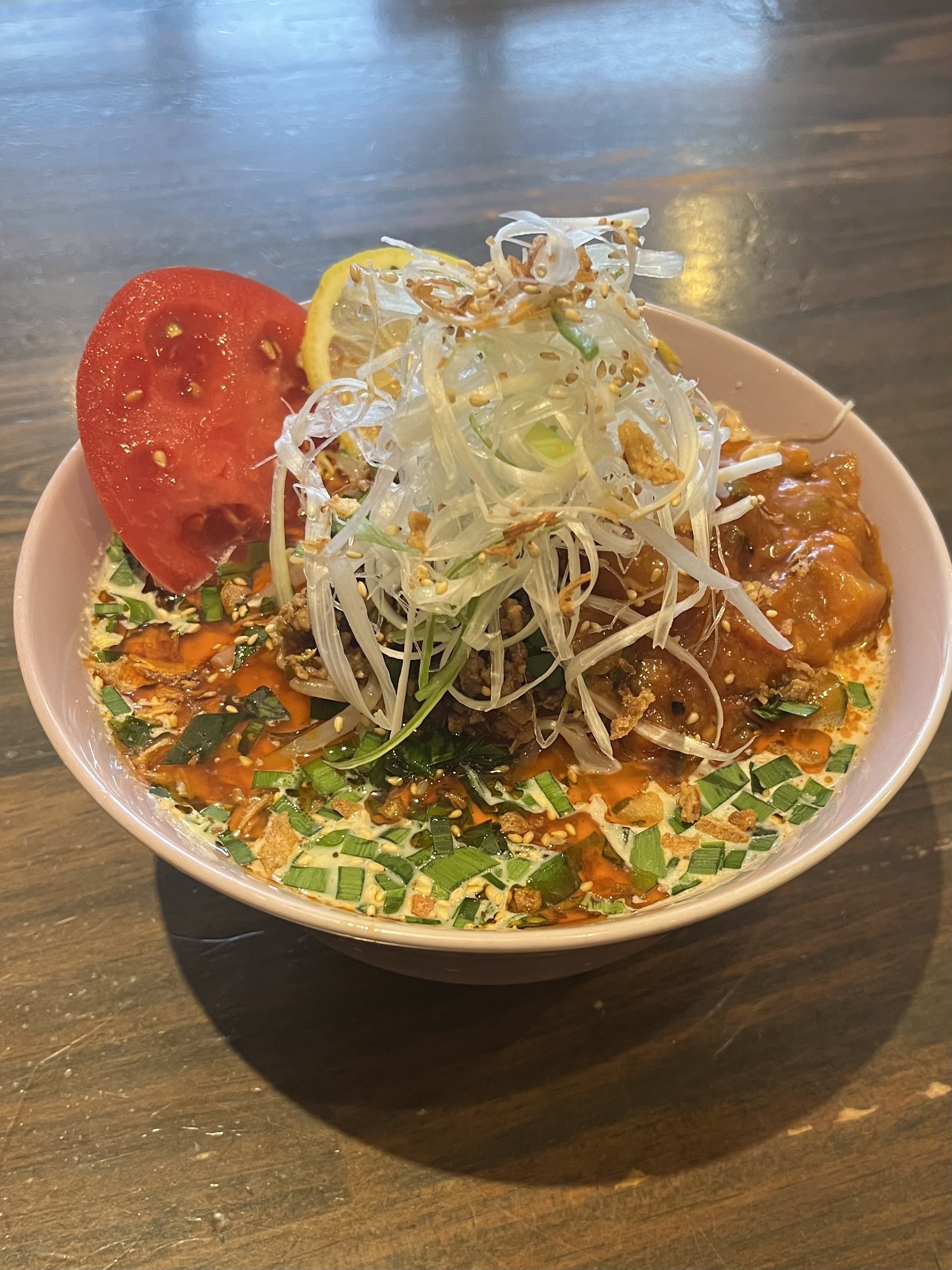 胡麻トマ酸辣豆乳涼麺