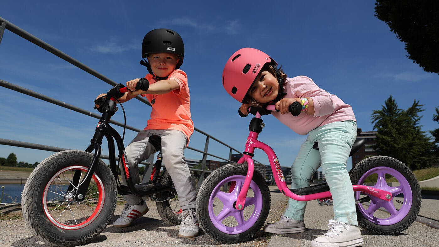 2023新作モデル 幼児用自転車 ポルシェマーク付き コラボ 自転車本体