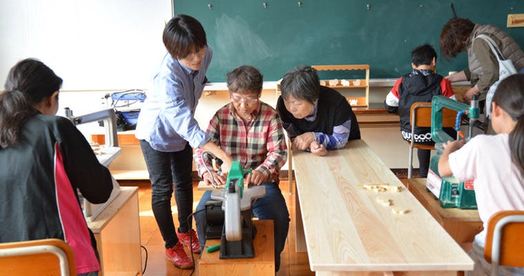 木のおもちゃ作りを体験できる 木のおもちゃ学校 をつくる Campfire キャンプファイヤー 木のおもちゃ作りを体験できる 木のおもちゃ学校 をつくる Campfire キャンプファイヤー