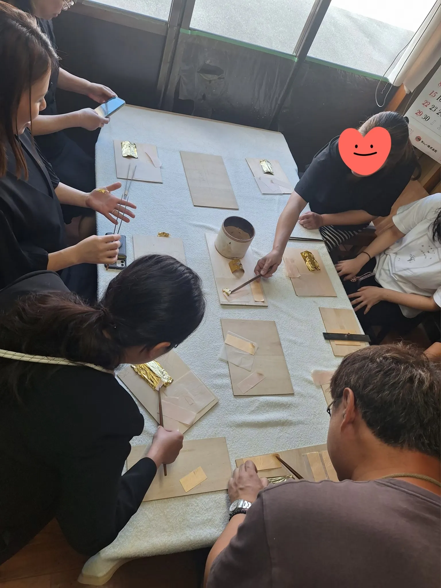 金箔の貼り付け