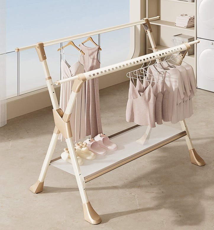折りたたんでコンパクト収納！高さ調整自在＆簡単設置のハンガーラック